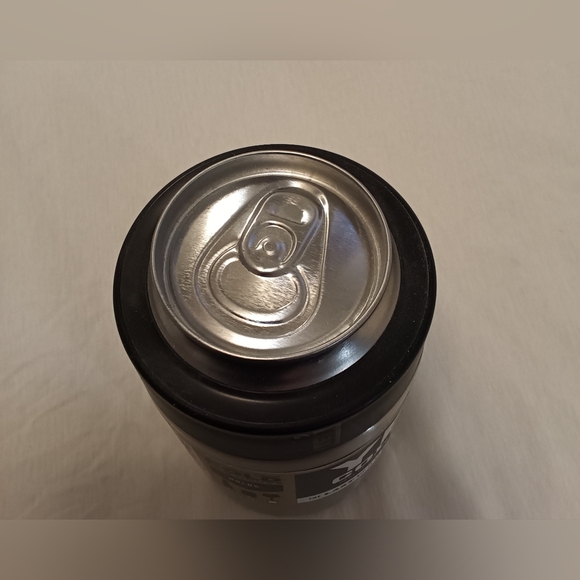 YETI Colster Stainless Steel No Sweat Design Keeps drinks cold for hours - Picture 6 of 8